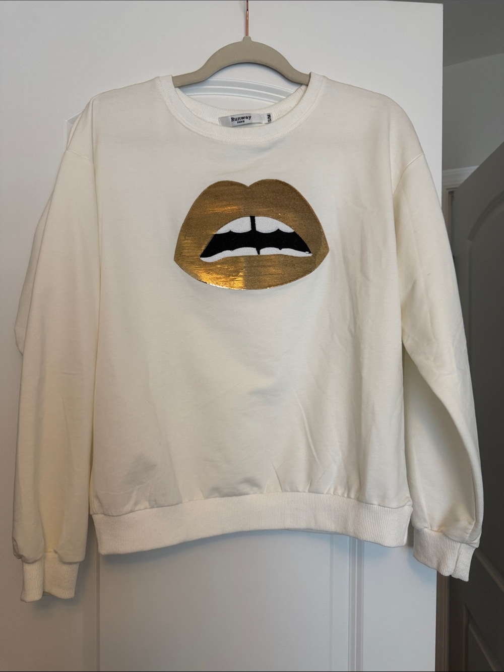 Sanctuary Cream Crewneck Sweatshirt with Metallic Gold Lip Motif